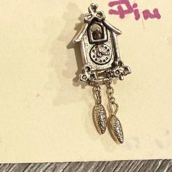 VTG Signed AVON Gold Tone CUCKOO CLOCK Pin Brooch - Picture 7 of 8